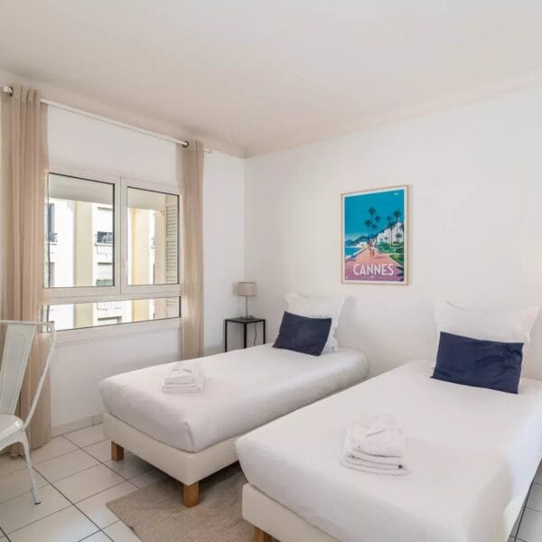 Apartment Cannes Banane : 2-bedrooms, terrace, near Croisette