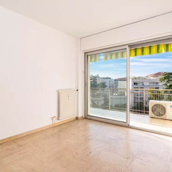 Appartement Cannes Basse Californie : 2 pièces, résidence standing, au calme