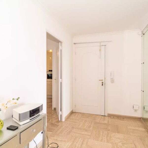 Appartement Cannes Croix des Gardes : splendide 2 pièces, résidence avec piscine, tennis, parc arboré
