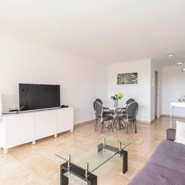 Appartement Cannes Croix des Gardes : splendide 2 pièces, résidence avec piscine, tennis, parc arboré