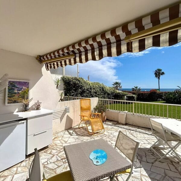 Cannes: near Vieuxld port : Studio with sea view
