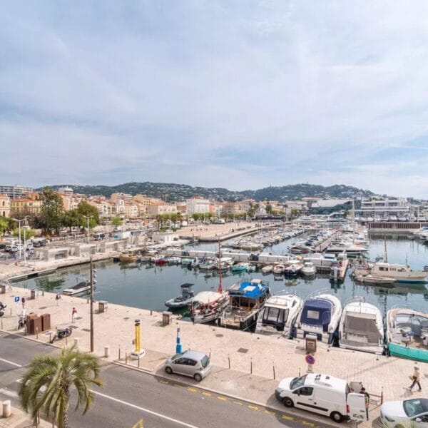 Apartment Cannes Suquet: splendid 2-bedrooms apartment, high floor, panoramic sea view