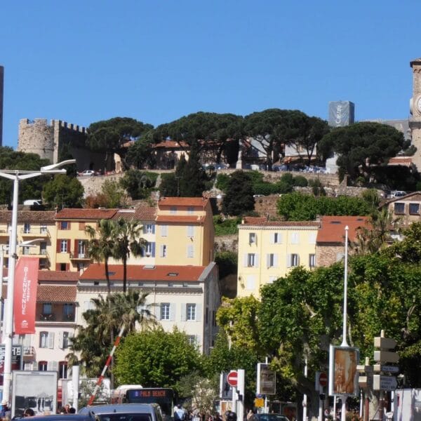 Maison de village Cannes Suquet : 3 chambres, 3 bains, rénovée, avec studio indépendant