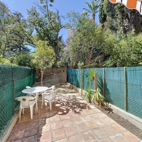 Studio Cannes Croix des Gardes : renovated with garden