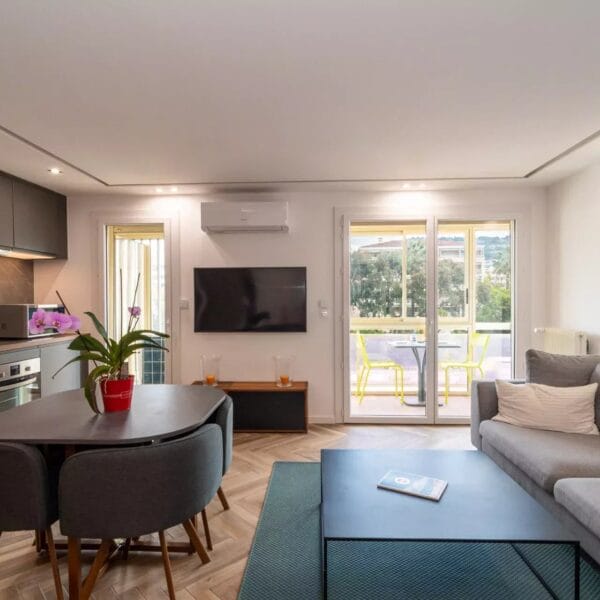 Apartment Cannes Banane: cosy 2-bedrooms apartment with loggia