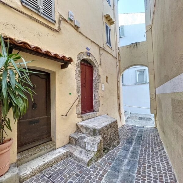 Maison de village Cannes Suquet : 3 chambres, 3 bains, rénovée, avec studio indépendant