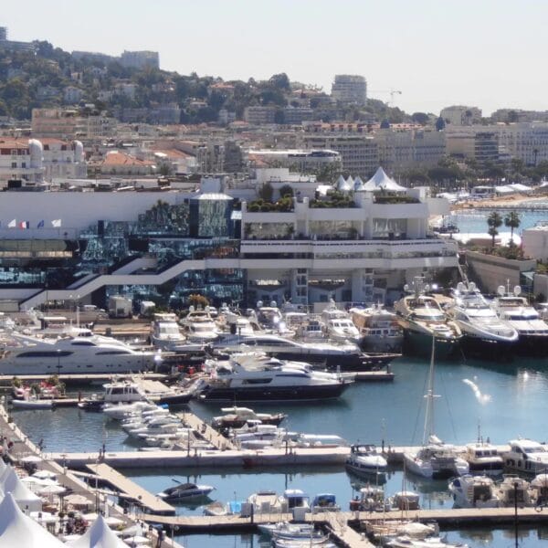 Maison de village Cannes Suquet : 3 chambres, 3 bains, rénovée, avec studio indépendant