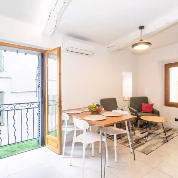 Village house Cannes Suquet : 3 bedrooms, 3 bathrooms, renovated, with independent studio