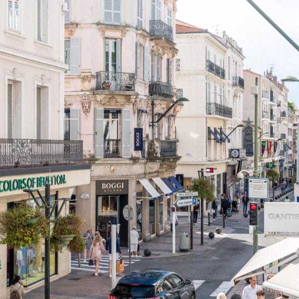 Appartement Cannes Rue d’Antibes : 3 pièces rénové par architecte