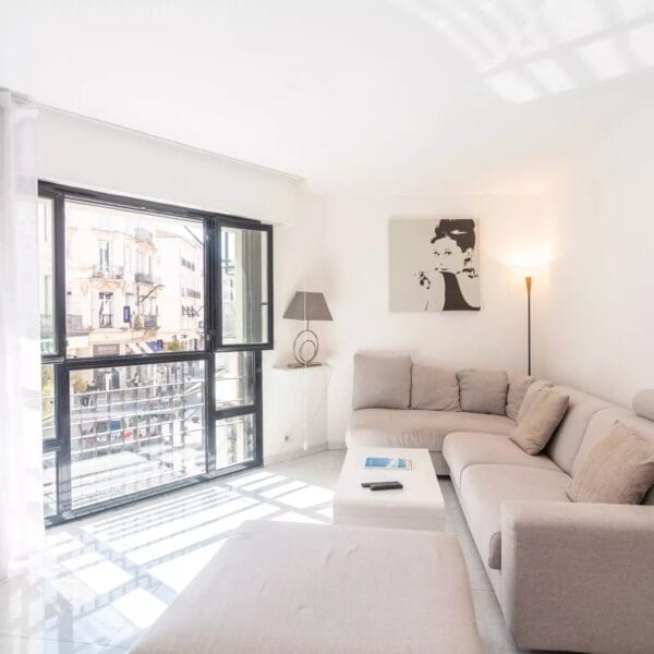 Appartement Cannes Rue d’Antibes : 3 pièces rénové par architecte