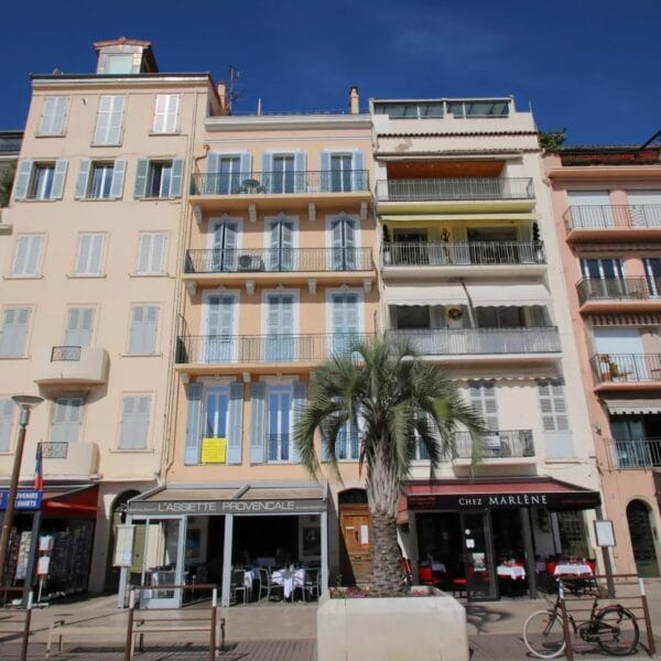 Appartement Cannes Suquet : splendide 3 pièce, étage élevé, vue mer panoramique