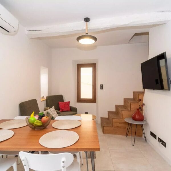 Village house Cannes Suquet : 3 bedrooms, 3 bathrooms, renovated, with independent studio