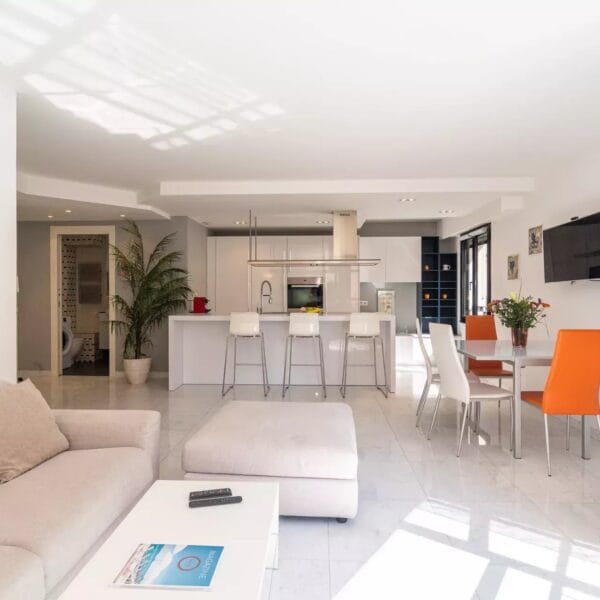 Appartement Cannes Rue d’Antibes : 3 pièces rénové par architecte