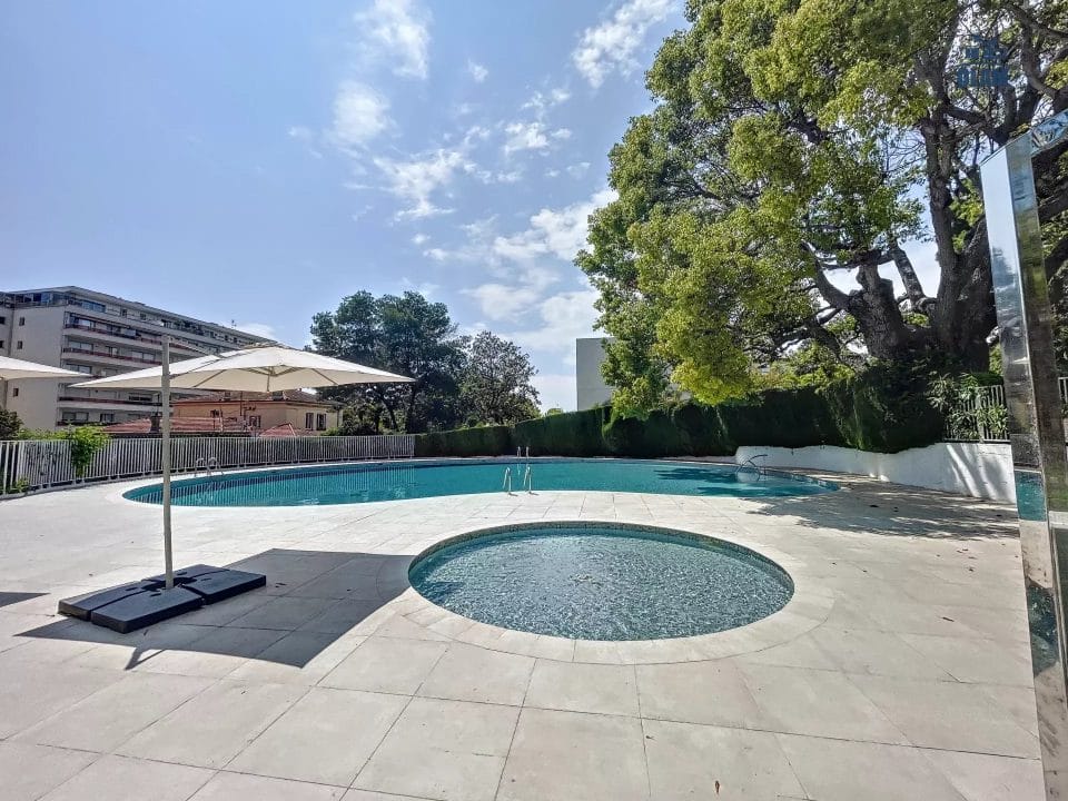 Apartment Cannes Basse Californie: large garden level, residence with swimming pool, parking