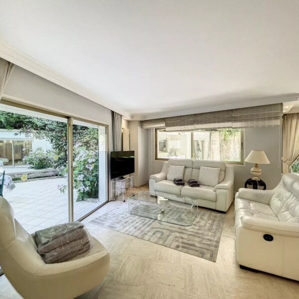 Apartment Cannes Basse Californie: large garden level, residence with swimming pool, parking