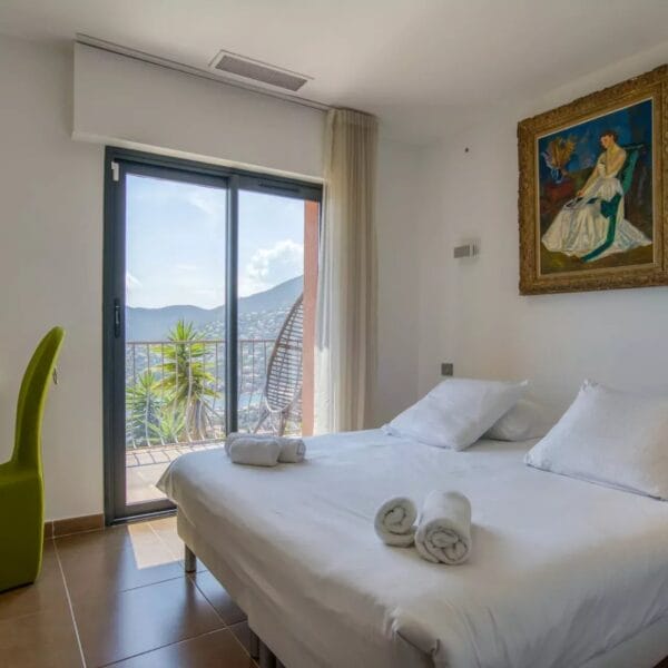 Théoule: 3-bedroom villa with swimming pool and sea view