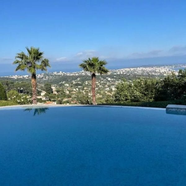 Villa Vallauris : 500m2, terrasse, piscine à débordement, vue mer panoramique