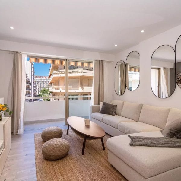 Appartement Cannes Banane : 3 chambres premium, balcon, résidence sécurisée, proche Croisette