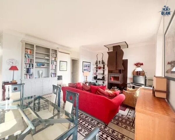 Appartement 1mn du Palais : 3 chambres avec terrasse