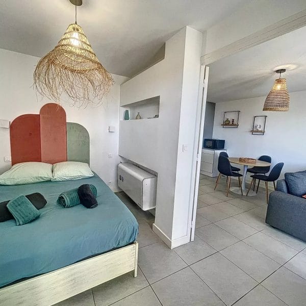 Appartement Cannes bas Croix des Gardes : 2 pièces charmant, 31m2, vue mer, proche plage