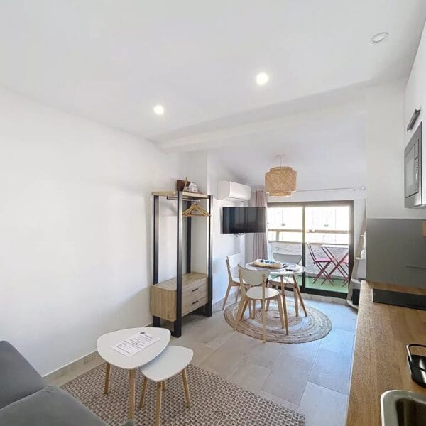 Cannes  : appartement 2 pièces au calme à 2 mn des plages