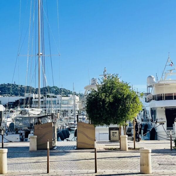 Appartement Cannes Vieux Port : 3 pièces lumineux, rénové 2023, emplacement idéal