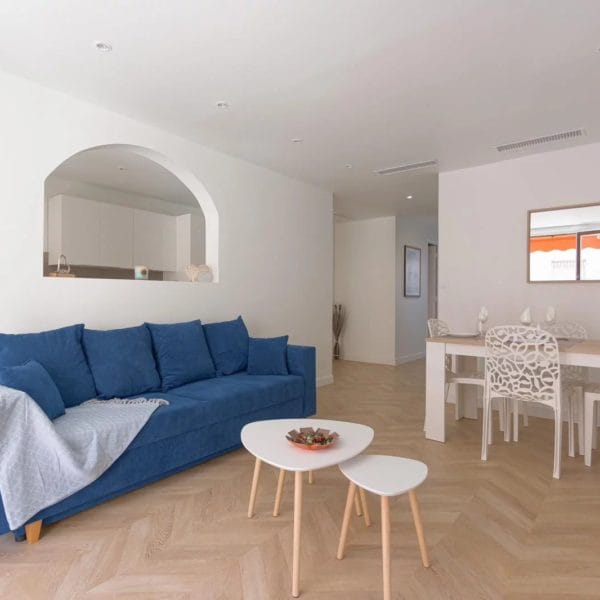 Apartment Cannes Quartier des Anglais: Beautiful furnished 3 rooms, terrace, close to shops