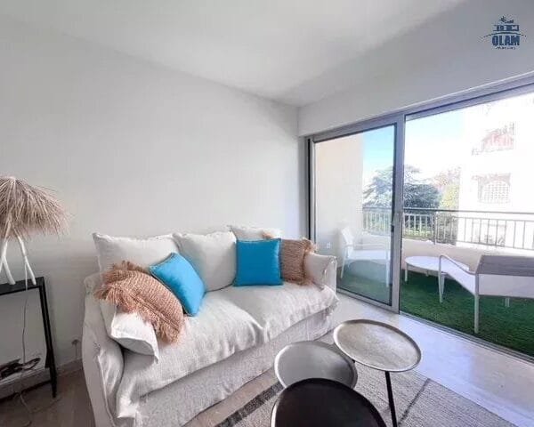 Cannes : charmant studio dans une résidence sécurisée à 200m des plages