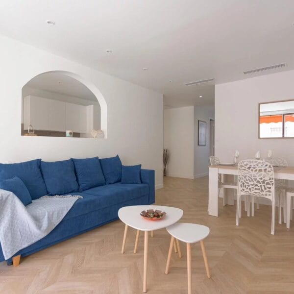 Appartement Cannes Quartier des Anglais : Beau 3 pièces meublé, terrasse, proche commerces