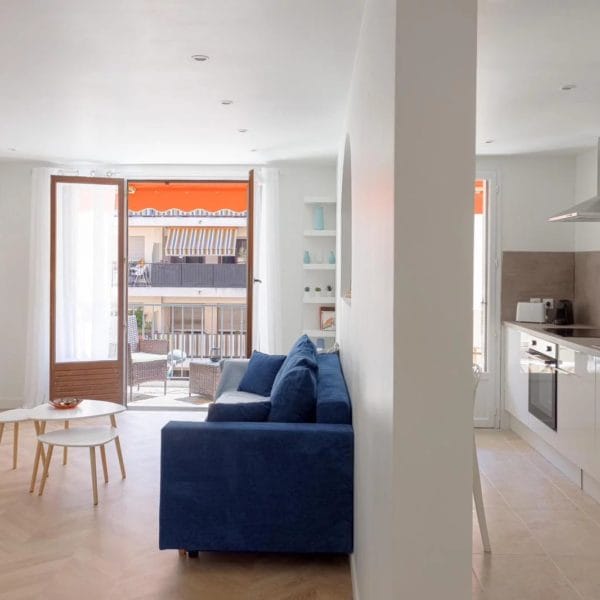 Apartment Cannes Quartier des Anglais: Beautiful furnished 3 rooms, terrace, close to shops