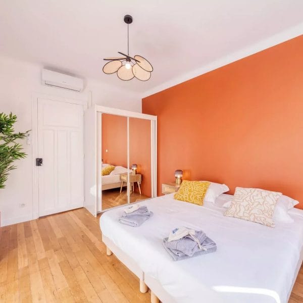 Flat Cannes Croisette: Sunny 2 BR, 2023 renovation with heartful decor, beaches and La Croisette 2 mns away