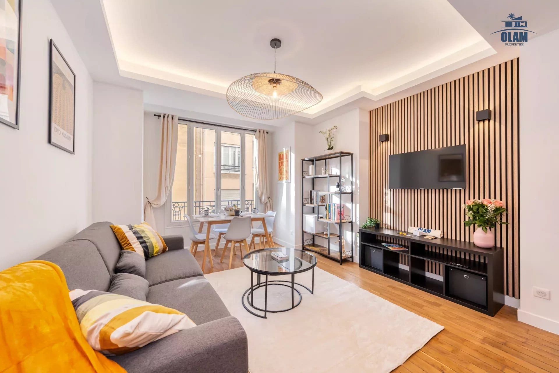Flat Cannes Croisette: Sunny 2 BR, 2023 renovation with heartful decor, beaches and La Croisette 2 mns away