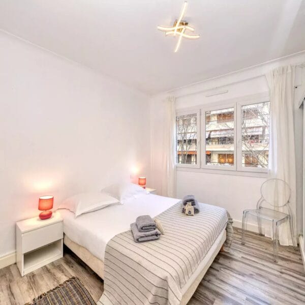 Cannes Lower Californie Apartment:  bright 2 bedrooms, beaches and La Croisette 5 mins walk