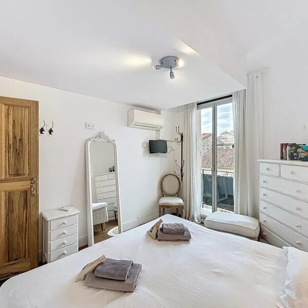 Cannes: Appartement duplex Suquet 3 chambres avec terrasse et vue mer