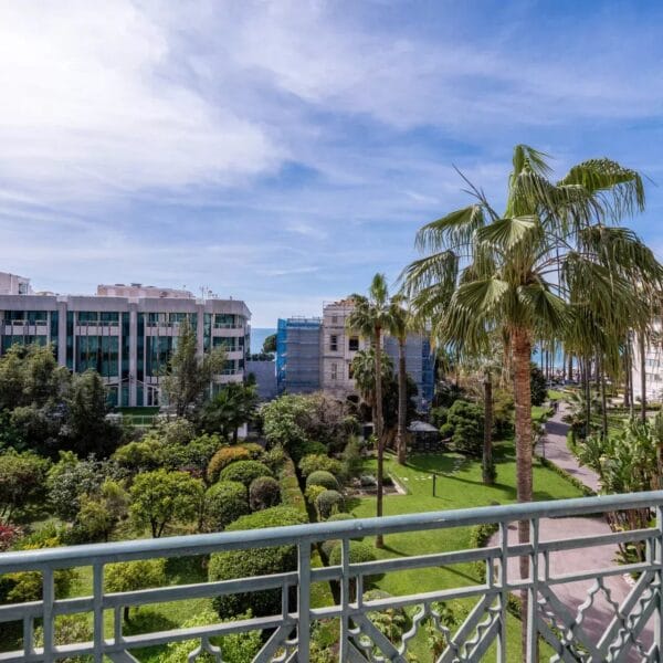 Appartement Cannes Croisette : 5P luxueux, 170m2, expo sud et à 2 pas de la croisette et des plages