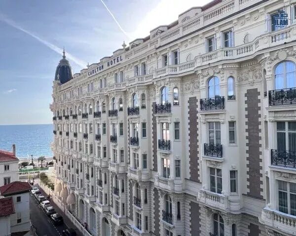 Cannes : charmant studio dans une résidence sécurisée à 3 mn des plages
