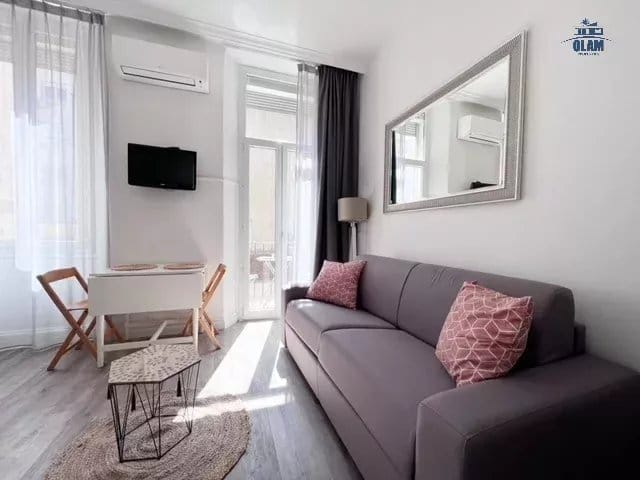 Studio Hoche : clim et balcon