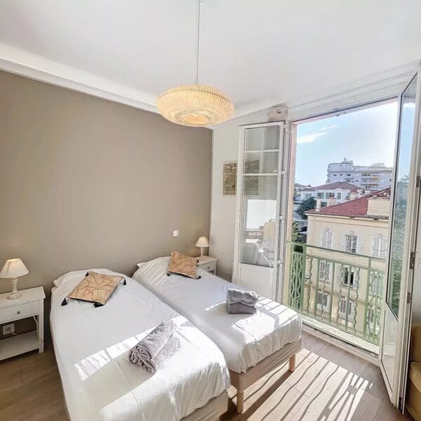 Apartment Cannes – Near city center, superb 3 bedrooms, 3 bathrooms, air conditioning, elevator