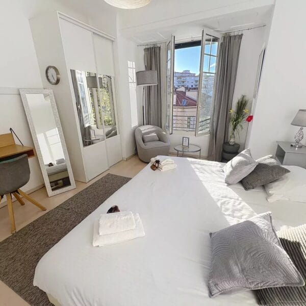 Apartment Cannes – Near city center, superb 3 bedrooms, 3 bathrooms, air conditioning, elevator