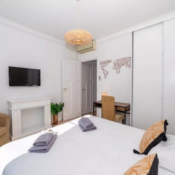 Apartment Cannes – Near city center, superb 3 bedrooms, 3 bathrooms, air conditioning, elevator