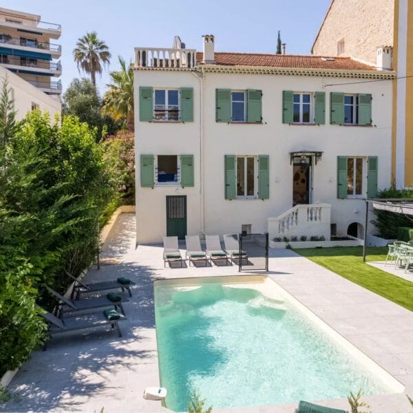 Cannes maison de ville piscine 4 chambre studio indépendant piscine sauna salle de jeux solarium