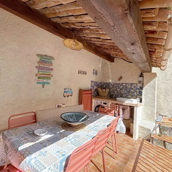 Cannes: charming apartment with one-of-a kind hidden garden located in the city center