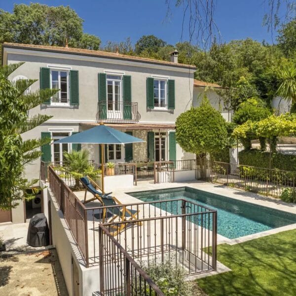 Cannes Basse Californie : Villa de Prestige 300 m2, Piscine, Salle de Cinéma