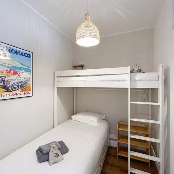 Cannes: charming apartment with one-of-a kind hidden garden located in the city center