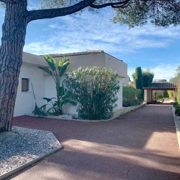 Villa Mougins: plain-pied moderne, style californien, 163 m2 piscine