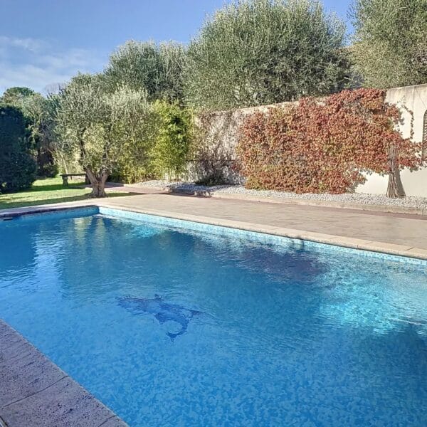 Villa Mougins: plain-pied moderne, style californien, 163 m2 piscine
