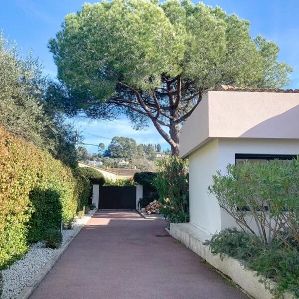 Villa Mougins: plain-pied moderne, style californien, 163 m2 piscine