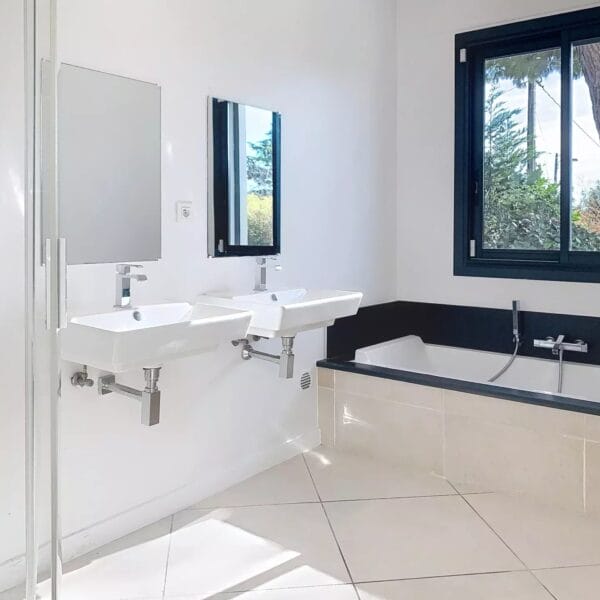 Villa Mougins: plain-pied moderne, style californien, 163 m2 piscine