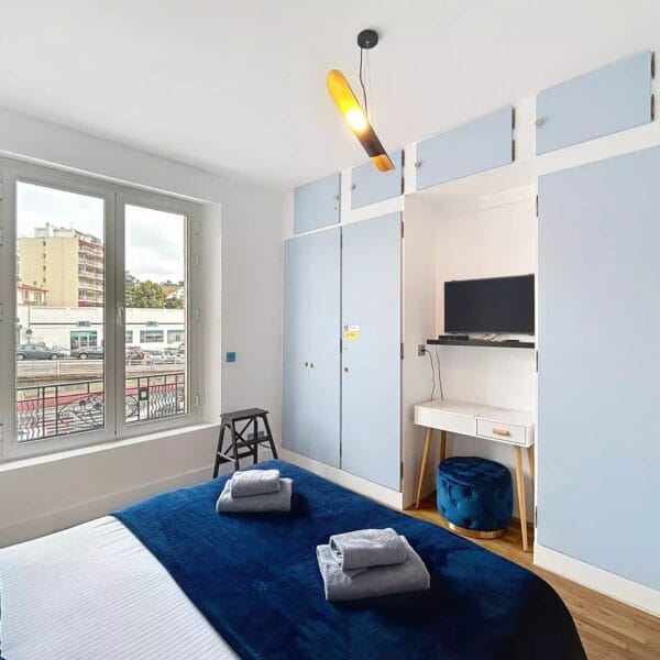 Cannes: 50 shades of blue : Modern 1BR in heart of town
