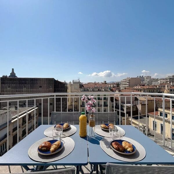 Cannes: Exceptional Wide duplex 5 BR Apartment 1 minute from the Palais + terraces